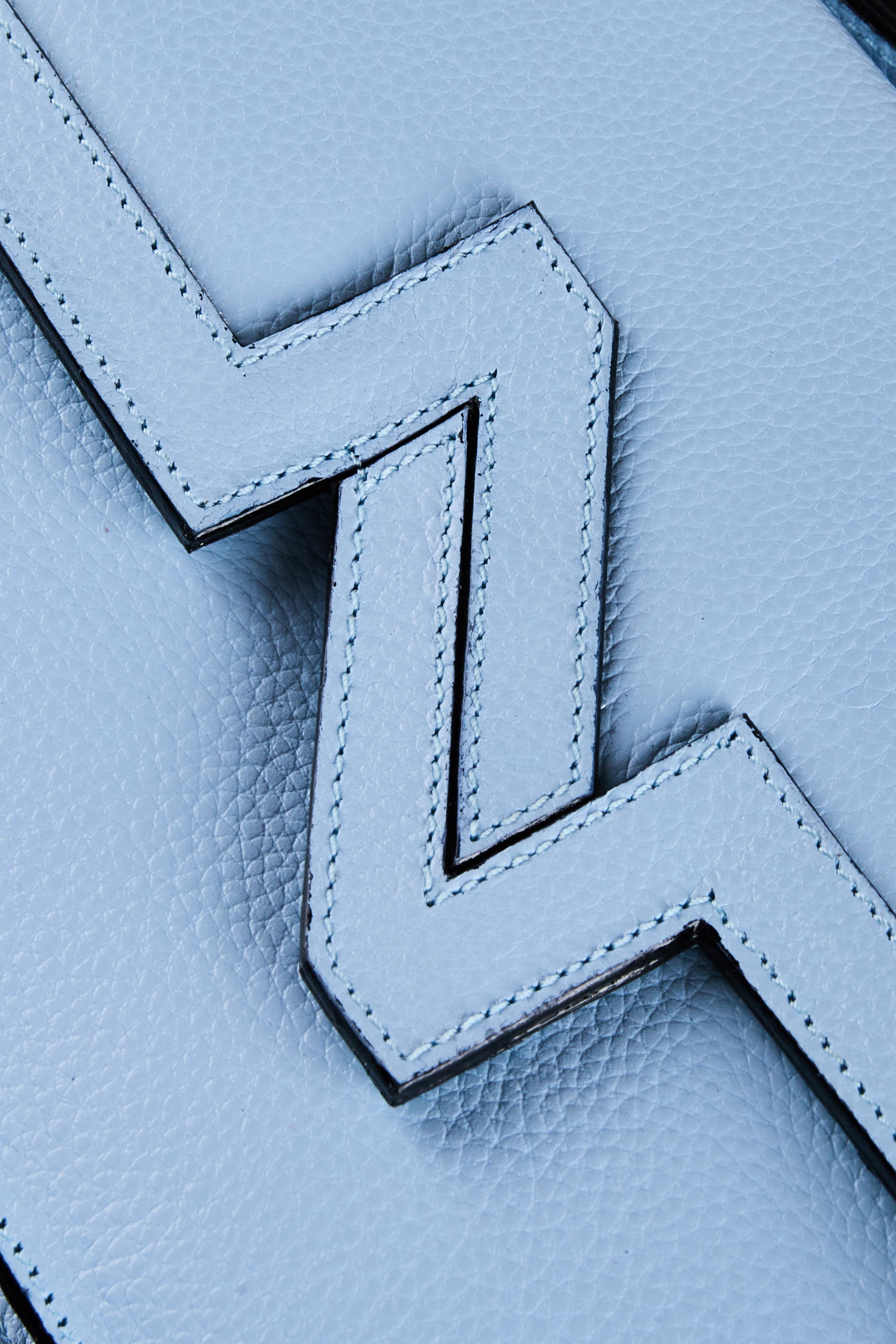 Cartera NV cuero celeste "M"